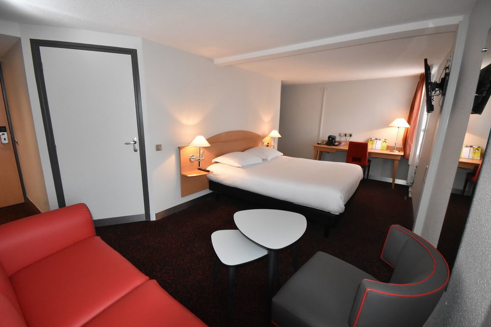 Logis Hotel L'Oree De Chartres - Barjouville Εξωτερικό φωτογραφία