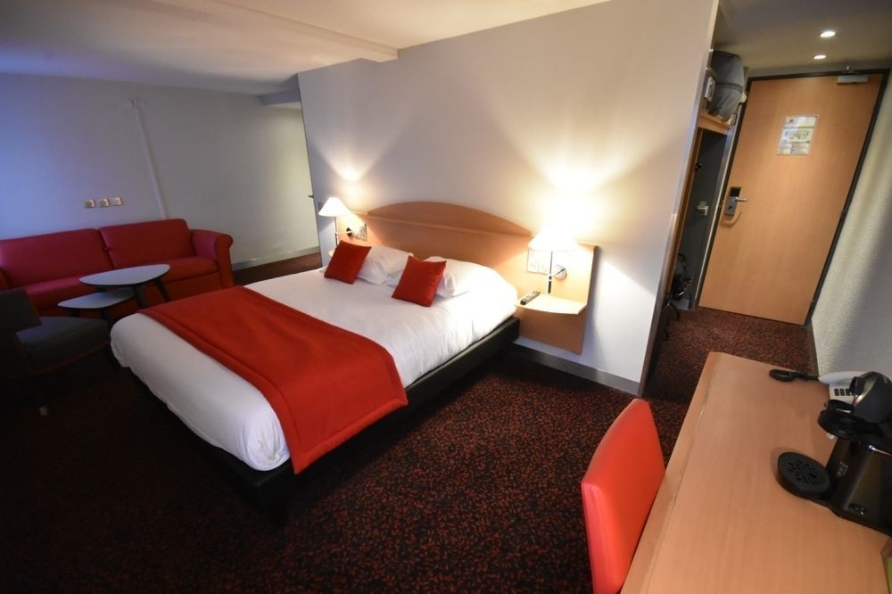 Logis Hotel L'Oree De Chartres - Barjouville Εξωτερικό φωτογραφία